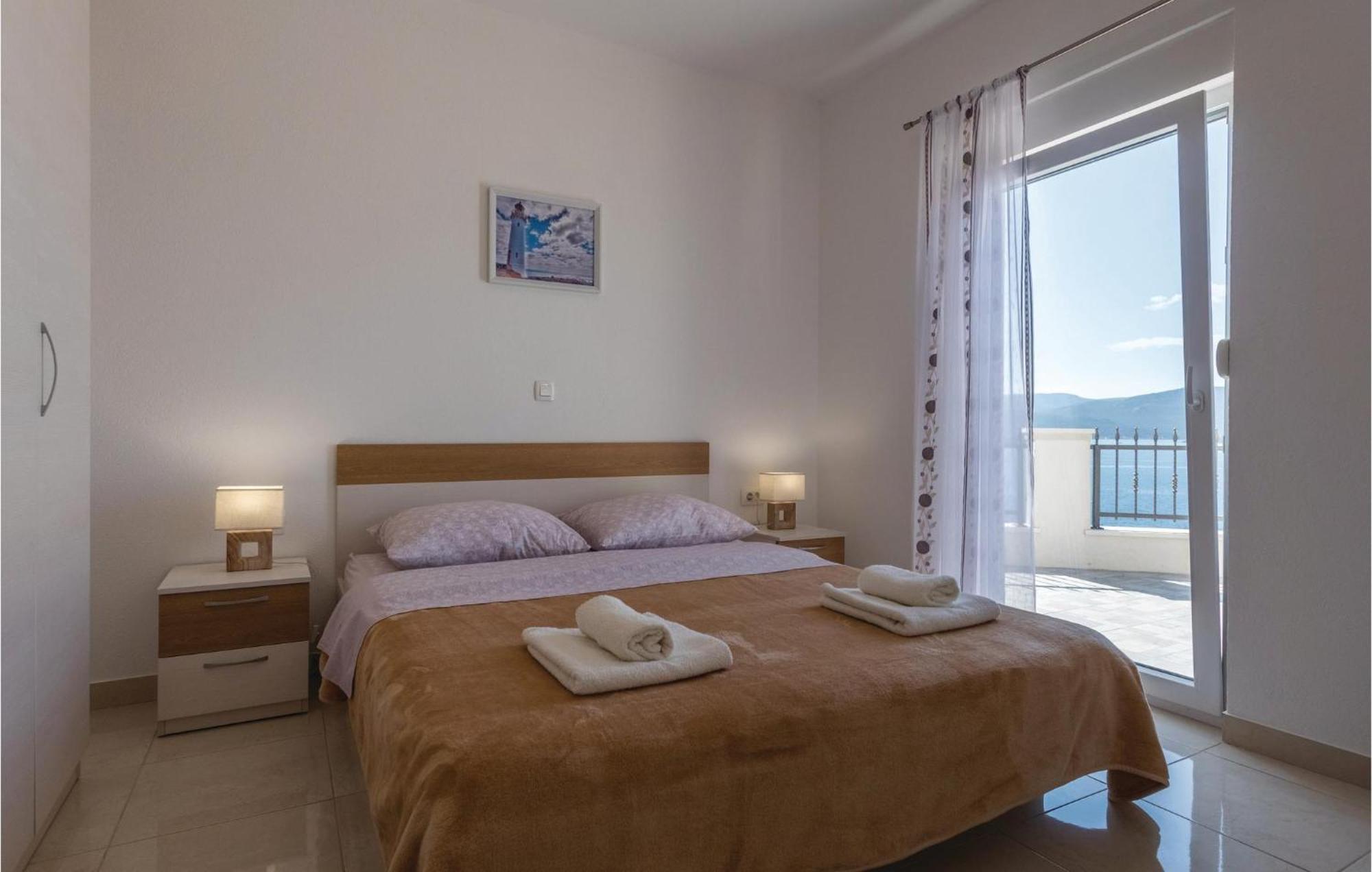 1 Bedroom Amazing Apartment In Komarna 克勒克 外观 照片